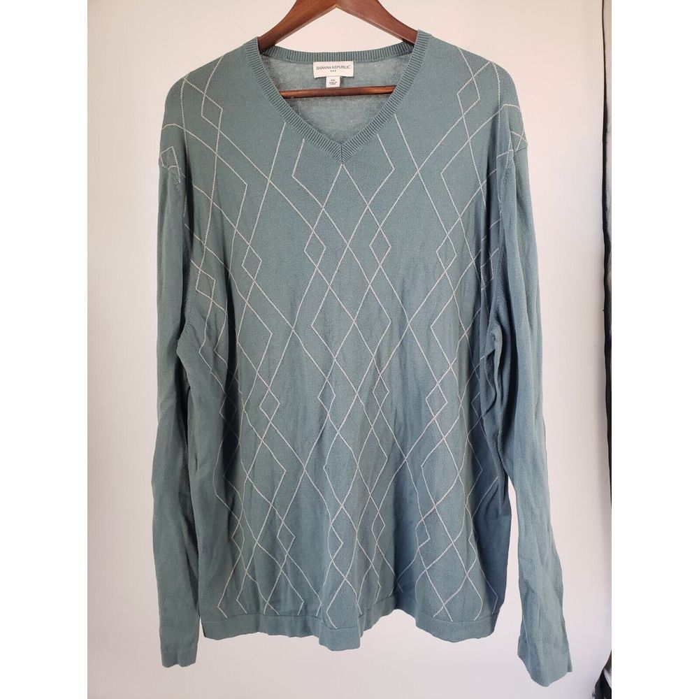 Banana Republic Luxe Collection Sweater Size XXL  V Neck Diamond‎ True Knit